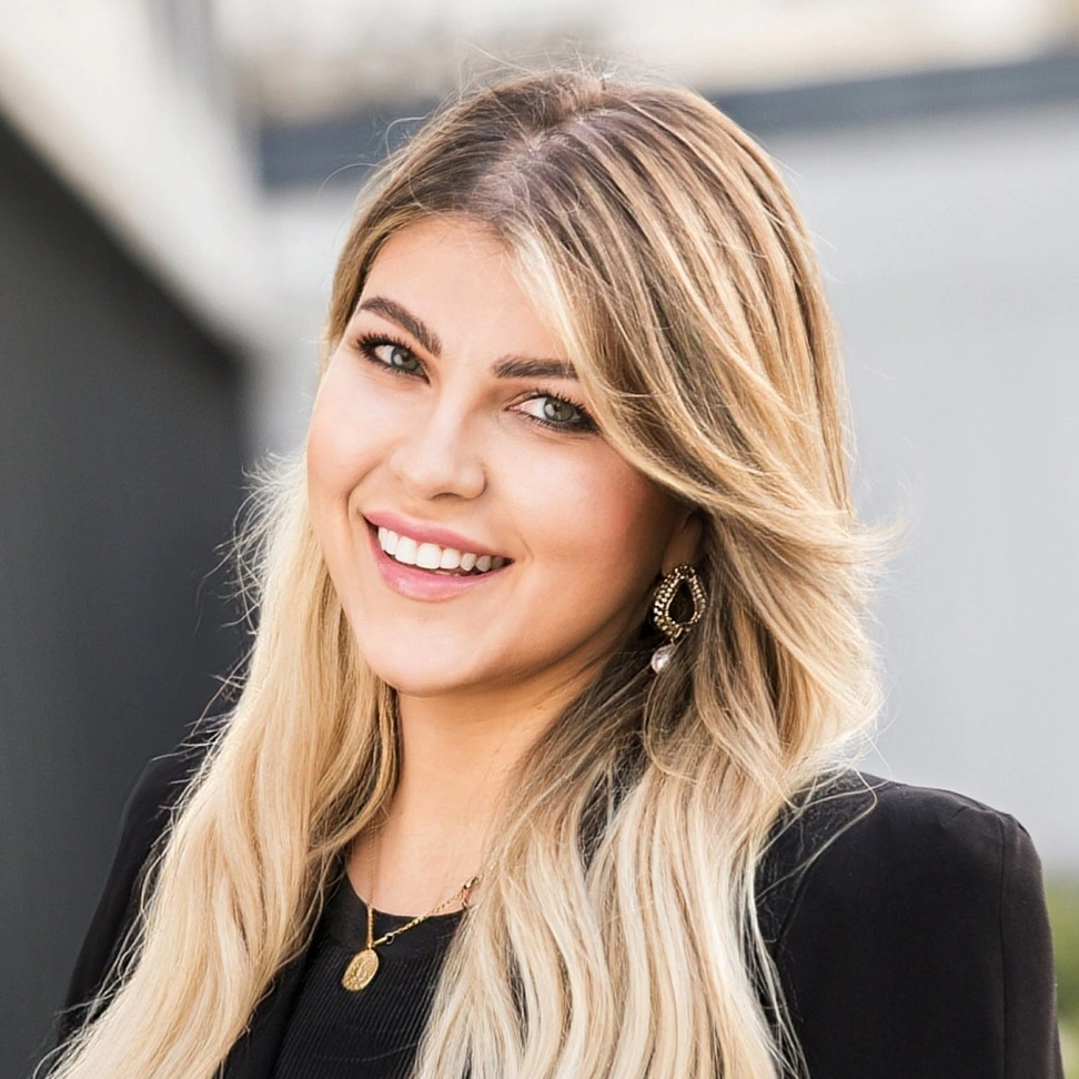 Sandra - Head of Marketing